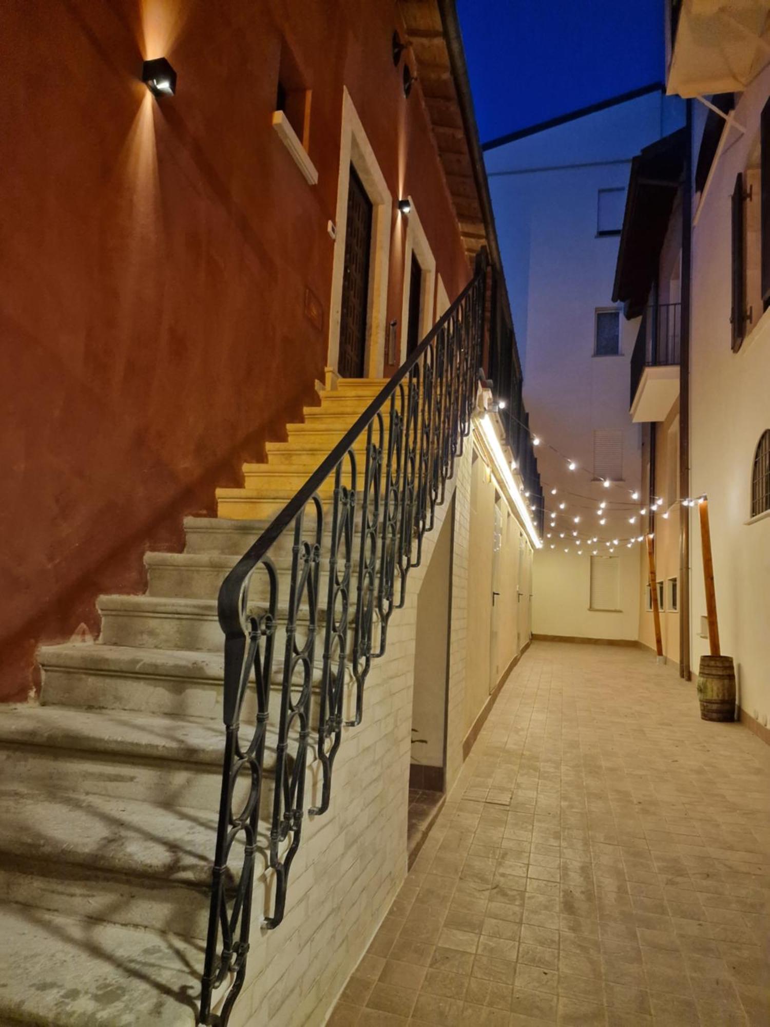 Vagabondando Travel House Villa LʼAquila Buitenkant foto